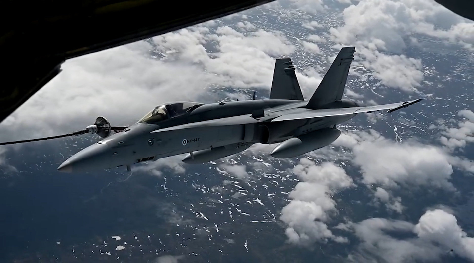 ea-18g电子战飞机参加"红旗"军演 为您推荐: 美军突然出动3架f22战机