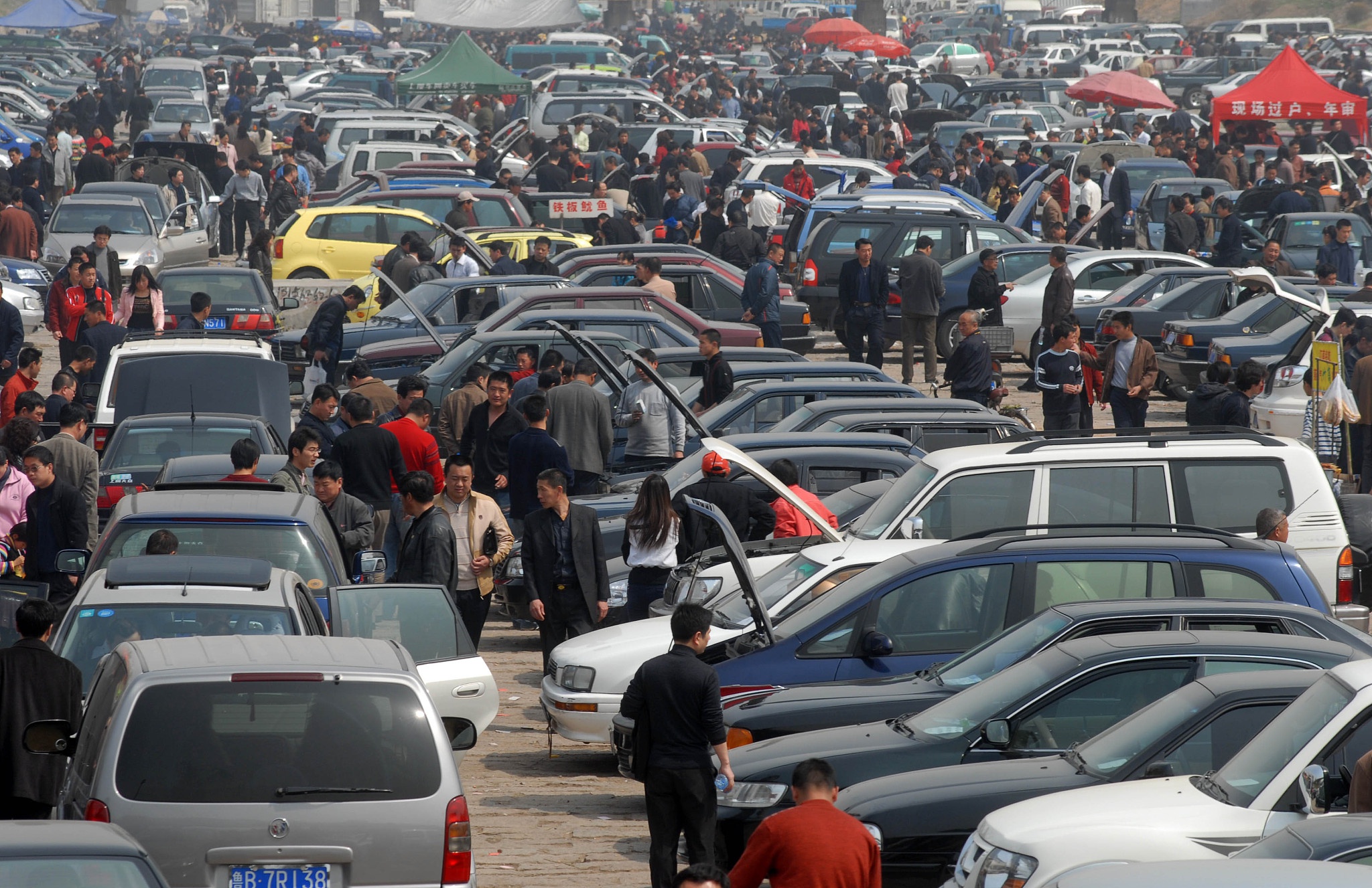 商务部取消对二手车交易的不合理限制完善相关政策措施