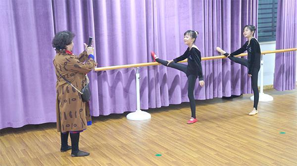 60岁高龄产妇盛海琳，不惧争议坚持产下双胞胎，现在已经后悔休闲区蓝鸢梦想 - Www.slyday.coM