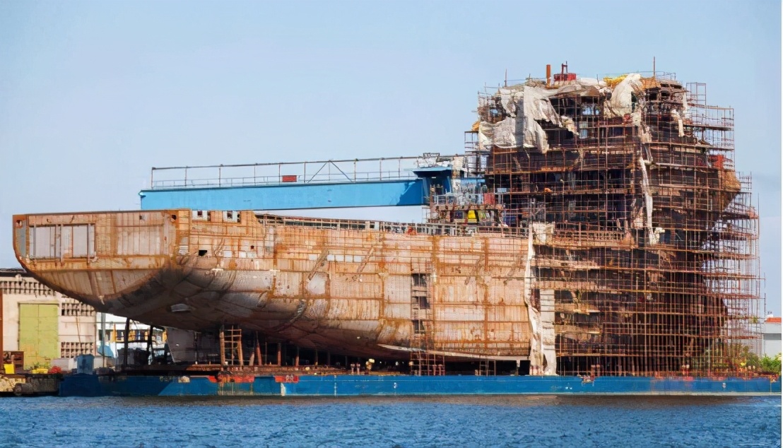 图为韩国造船厂