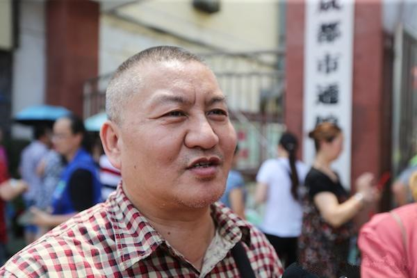 四川54岁“考王”梁实,共参加了25次高考,梦想考上川大光宗耀祖休闲区蓝鸢梦想 - Www.slyday.coM 四川54岁“考王”梁实,共参加了25次高考,梦想考上川大光宗耀祖休闲区蓝鸢梦想 - Www.slyday.coM