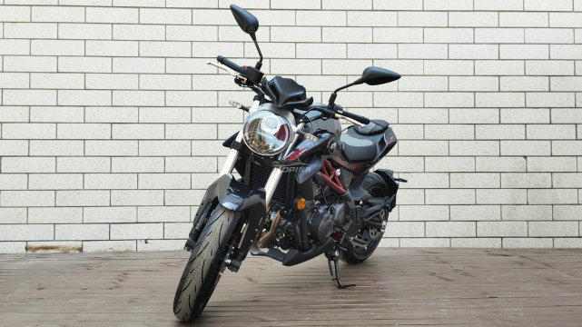 "奥古斯追"来了!qjmotor追350圆灯版到店实拍 逼格高了不少