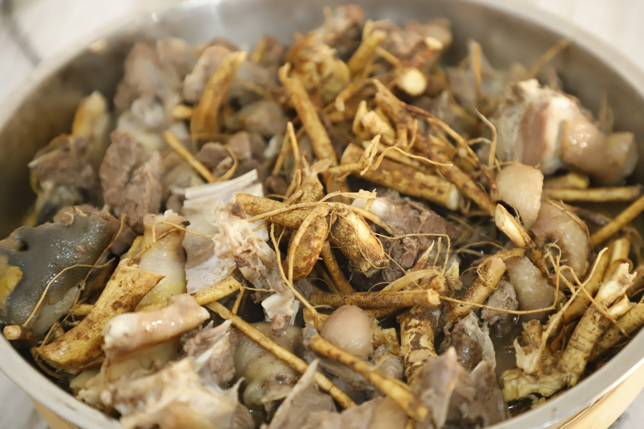石生根蒸鸭