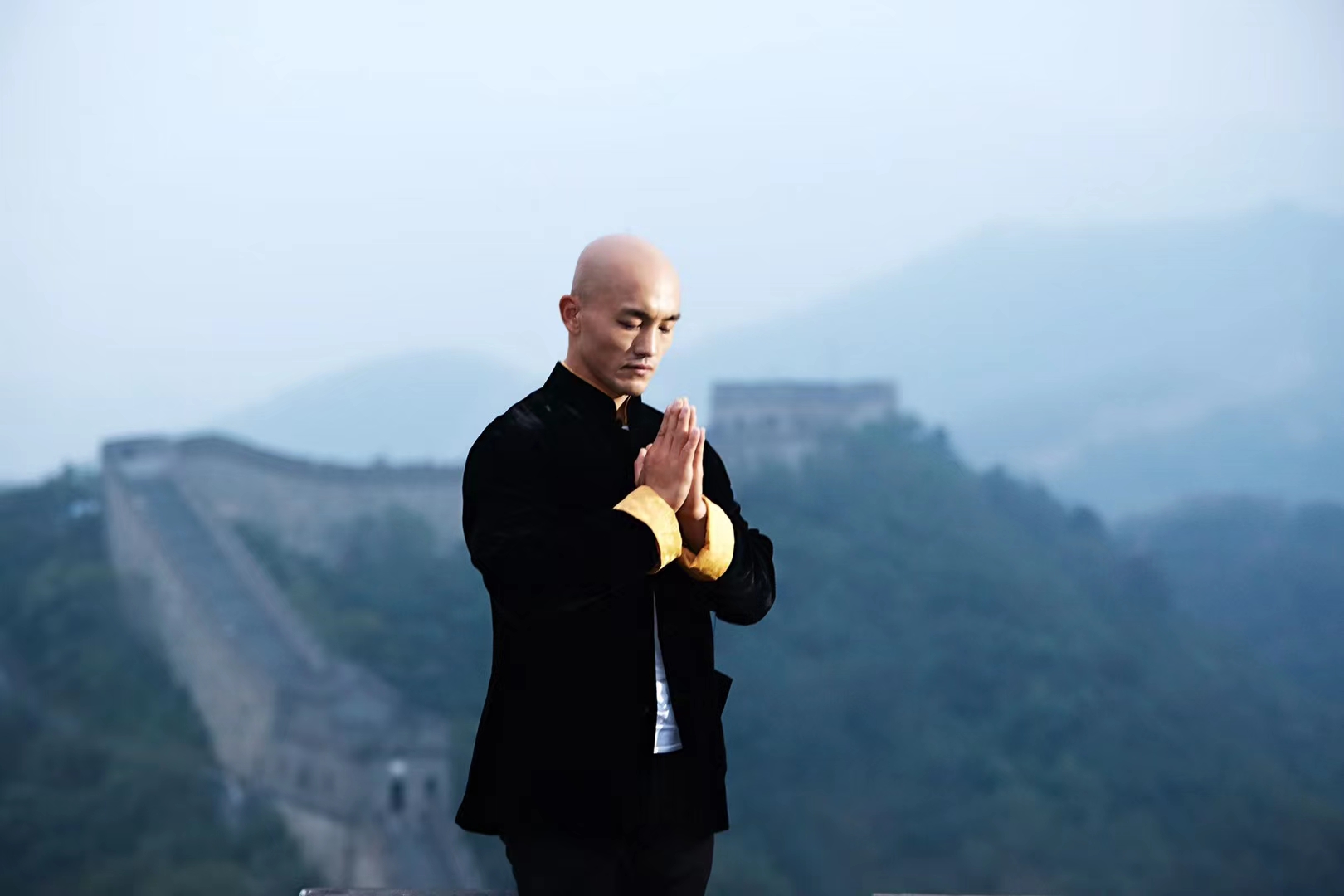 武术大师们悬了武僧一龙公开发出警告别为几两碎银出卖自己