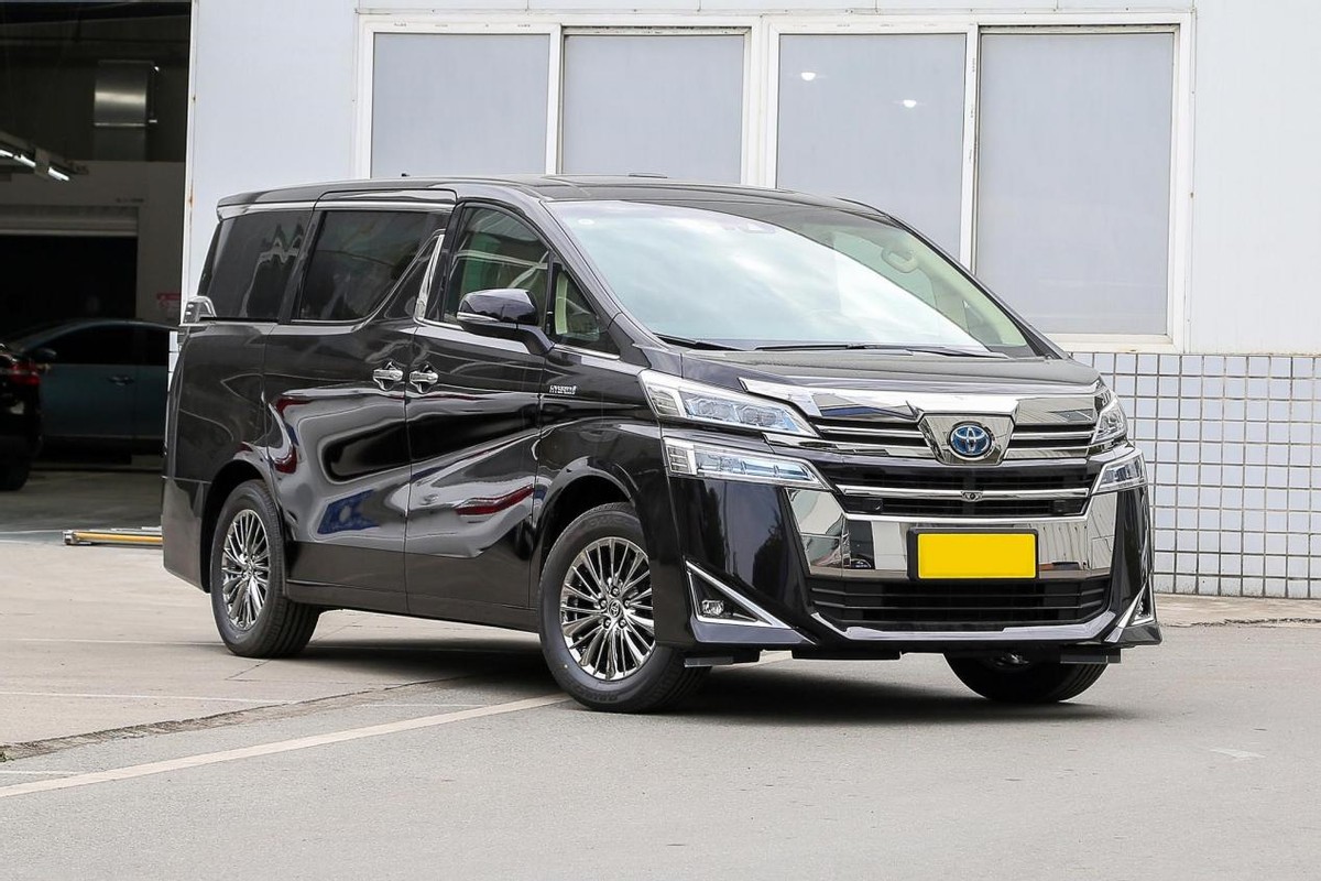 不加价的丰田保姆车配航空座椅油耗71l实拍威尔法