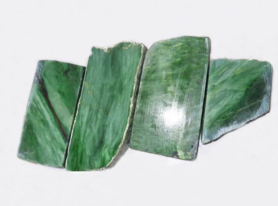 "猫眼碧玉",和田玉中的绿精灵,盈盈菠菜绿,鲜润美好 || chin@美物