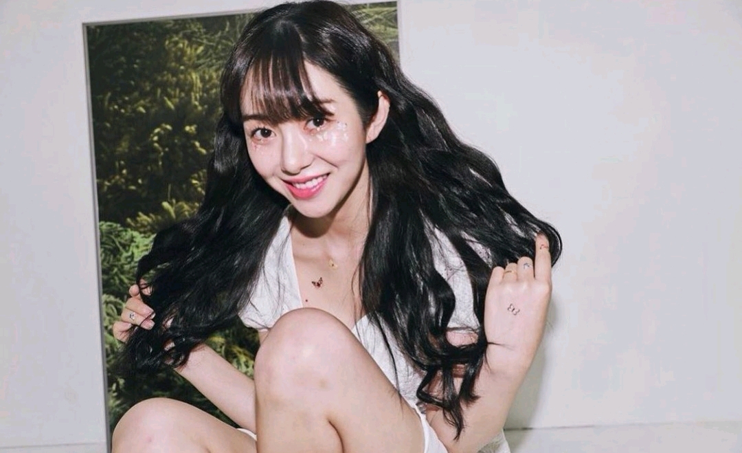 她抢了别人的男友,没想到却是渣男,这位女团爱豆在韩网火了