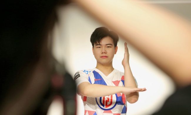 lgd打野高强度整活,战败后shadow发文:我不应该说321开团的