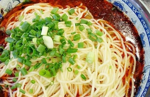 火锅,还要尝一尝那碗普通却红遍全国的小面|重庆小面|重庆|面食_新浪