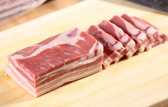 买五花肉挑上五花还是下五花口感大不一样别买错