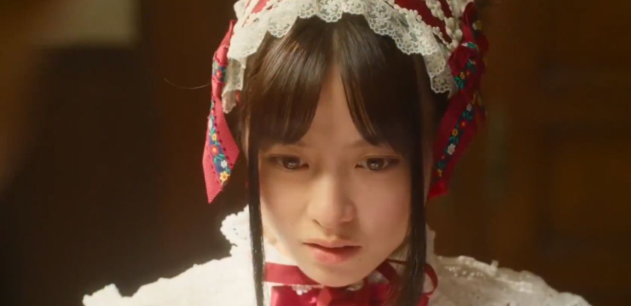 多部漫改真人电影作品之后,似乎就在搞笑颜艺人的道路上一去不复返了