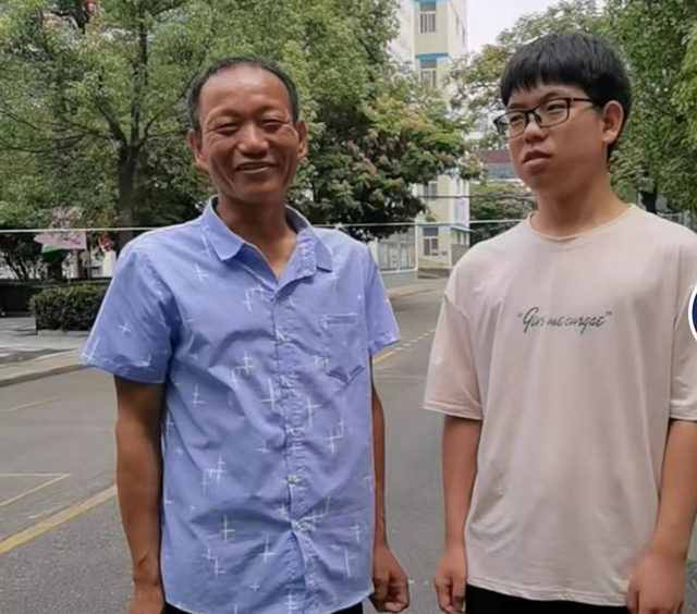 河南项城男孩高考获703分,全省排名39,却为上北大还是清华犯愁休闲区蓝鸢梦想 - Www.slyday.coM 河南项城男孩高考获703分,全省排名39,却为上北大还是清华犯愁休闲区蓝鸢梦想 - Www.slyday.coM