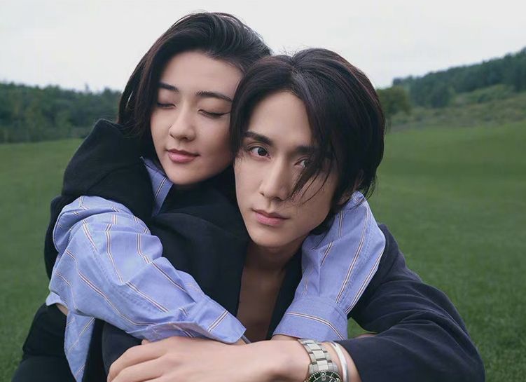 张新成梁洁合作cp氛围感好强,合体拍摄时尚大片,俊男美女好养眼