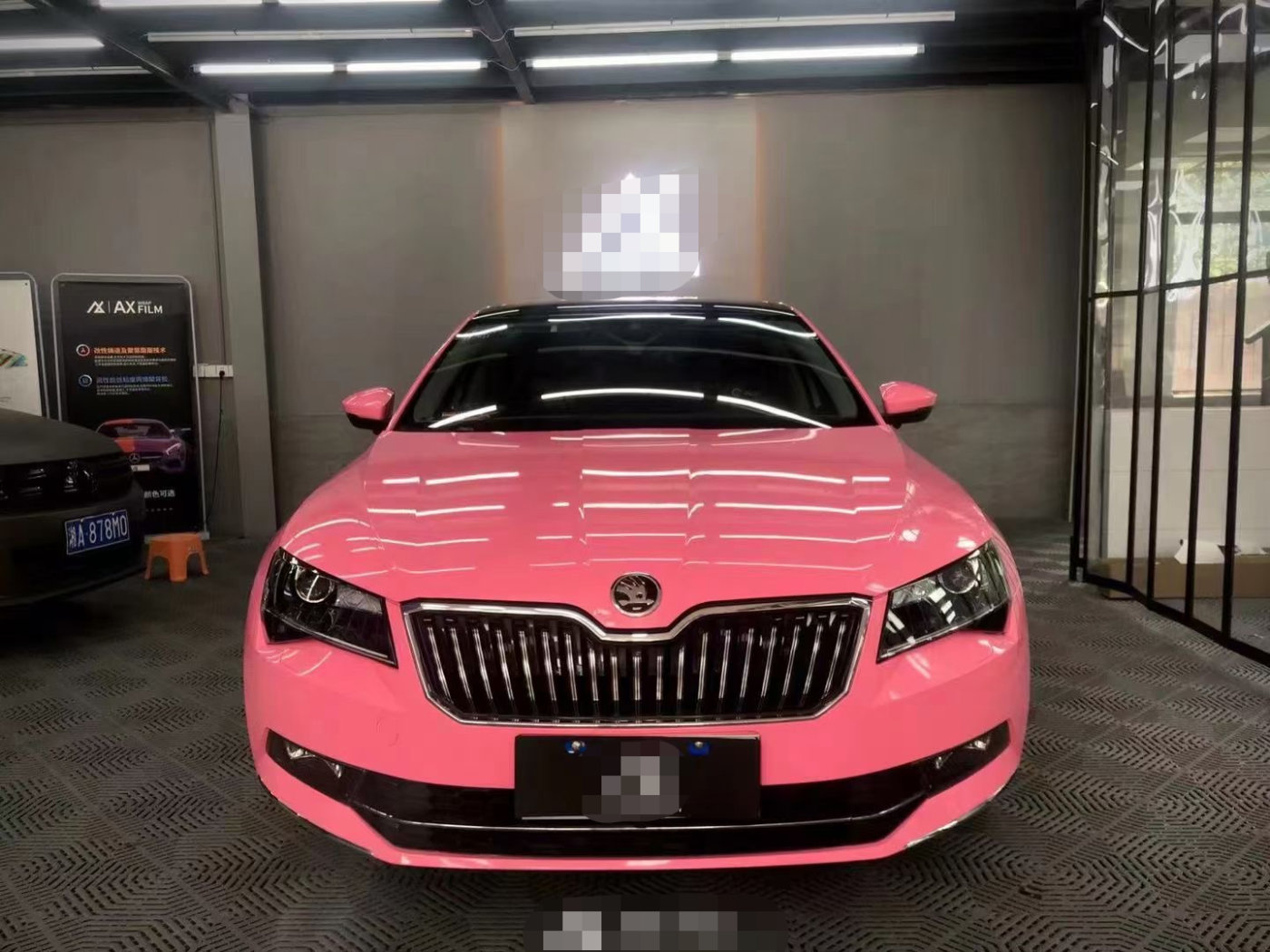 膜呗改色案例斯柯达改色亮粉色少女之心不灭