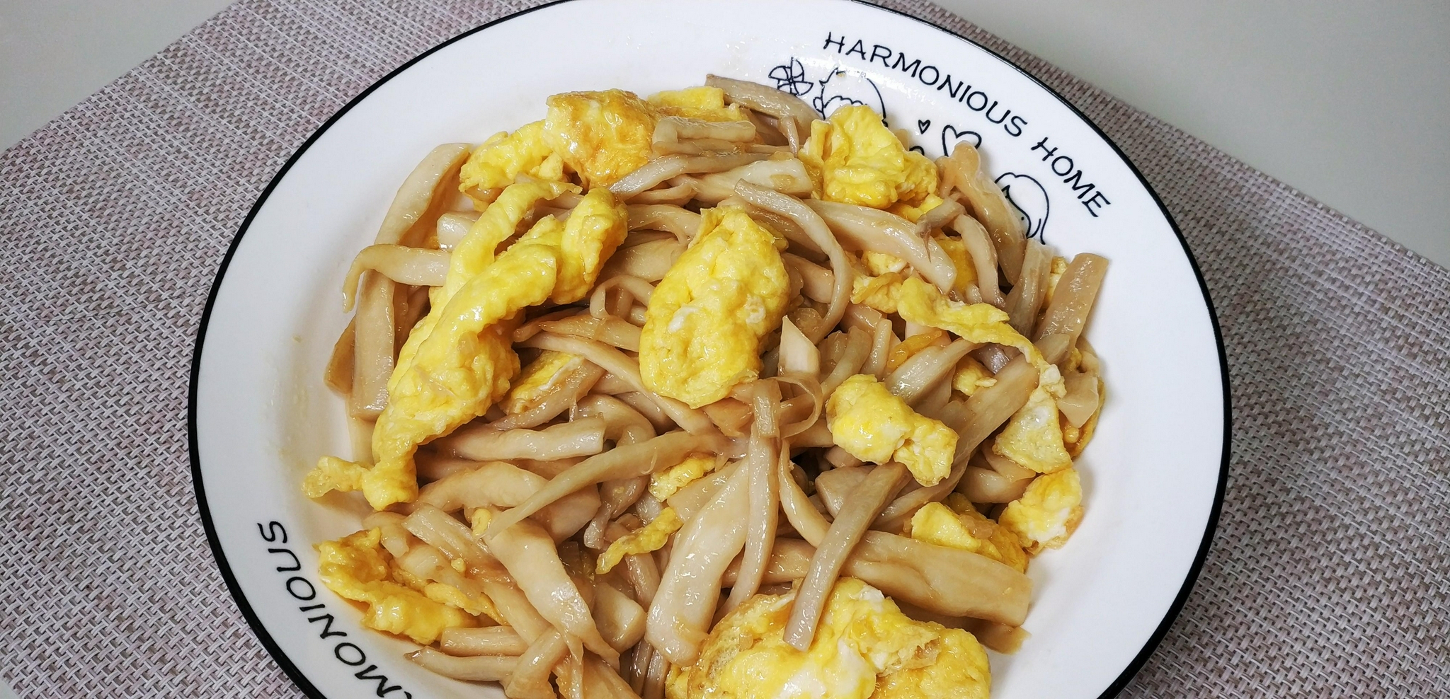 杏鲍菇炒鸡蛋,孩子最喜欢的做法,这么做营养不流失,太好吃了