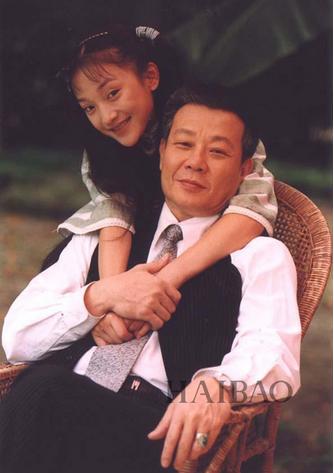 寇世勋和两位妻子儿子寇家瑞好友周迅任嘉伦林心如的亲密合照