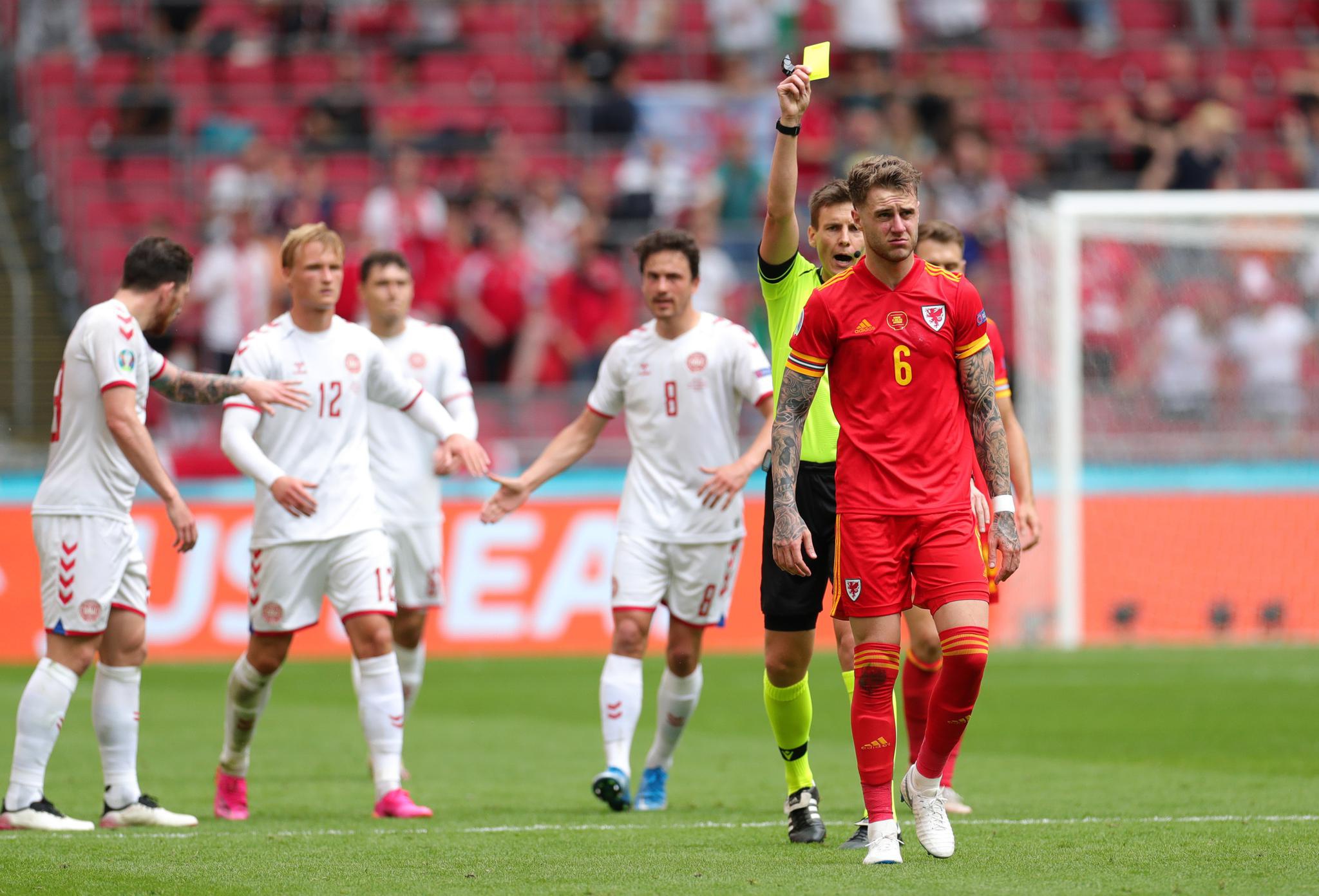 足球——欧锦赛:丹麦胜威尔士 晋级八强