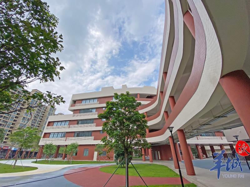 据介绍,广州市执信中学南沙学校的建设是为了加快建设南沙新区教育