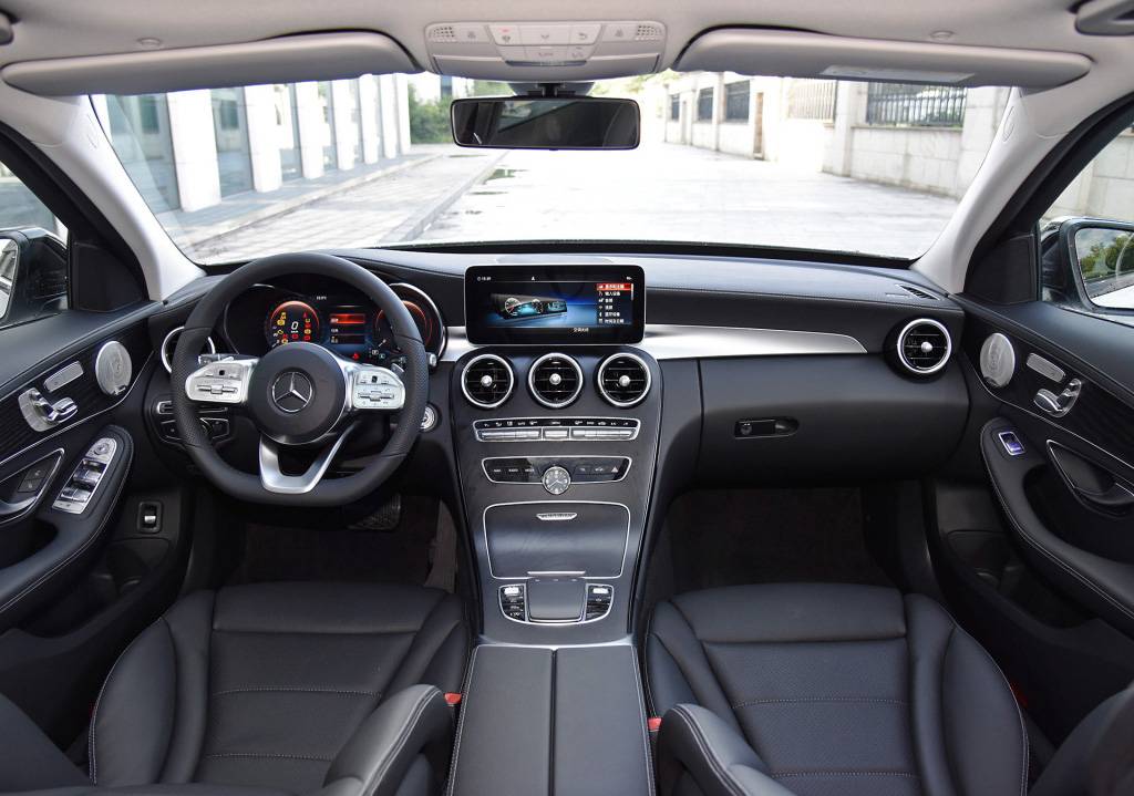 现款奔驰c级内饰