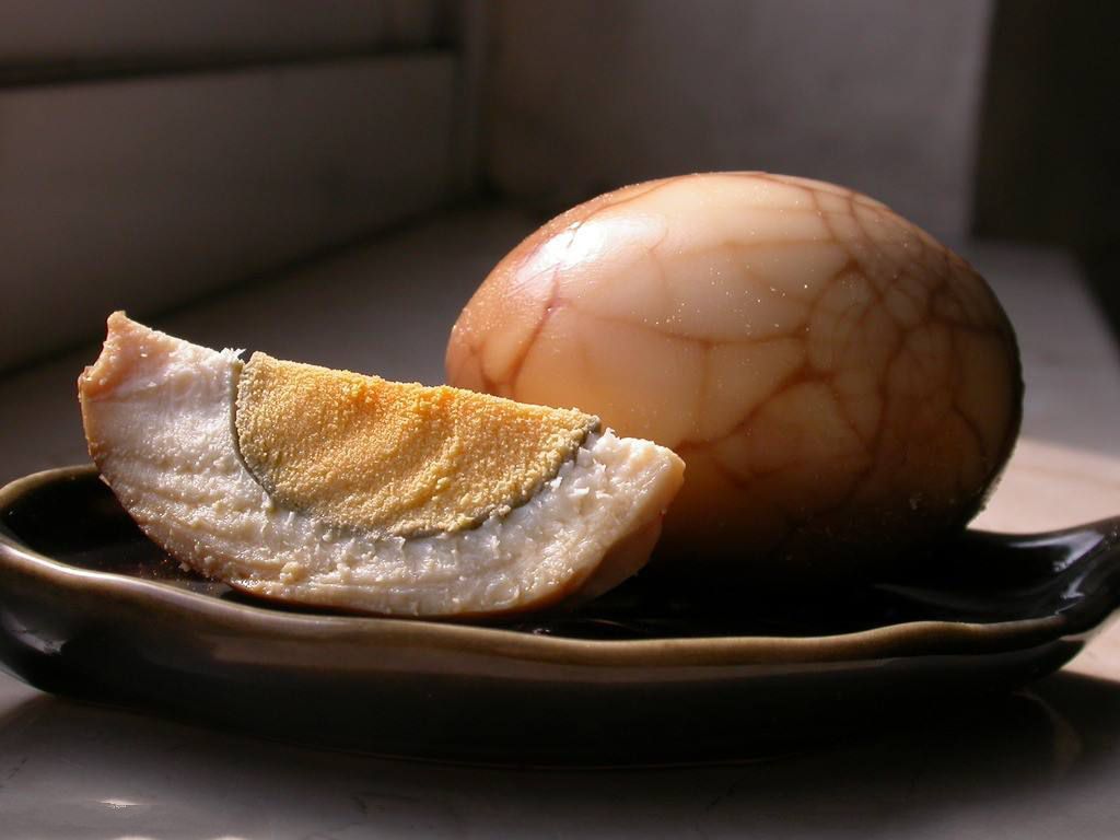 煮茶叶蛋牢记3分卤7分泡煮好后香味浓入味足