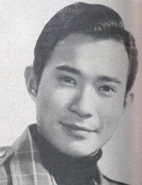 81岁江明近照曝光,满头白发精神饱满,息影后行医救人令人佩服