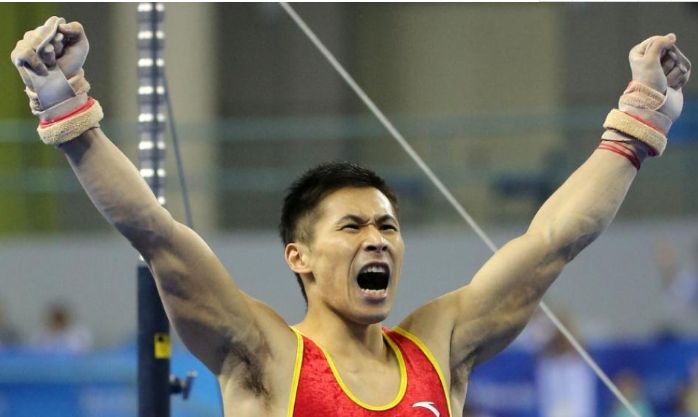 中国冠军被富婆倒追,结婚三年抱1岁女儿办婚礼,现31岁身价过亿|张成龙