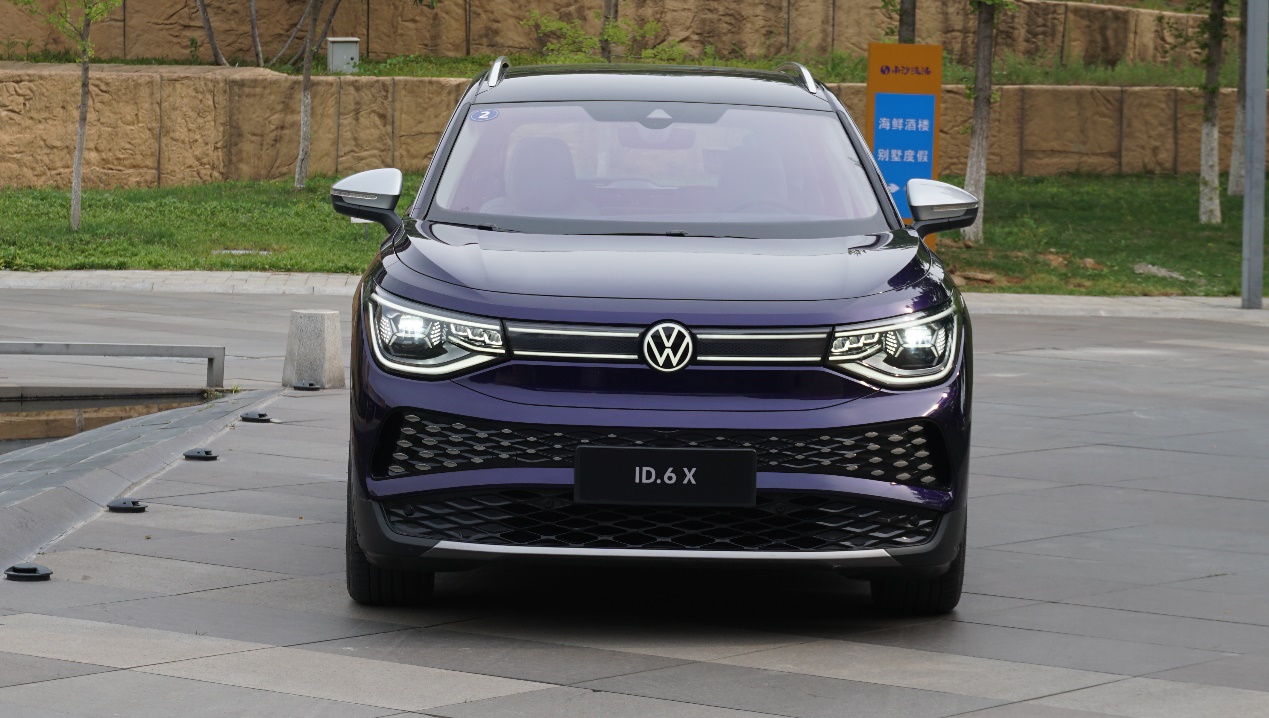 牛车网试驾上汽大众id.6 x:很电动,但还不够智能-新浪汽车