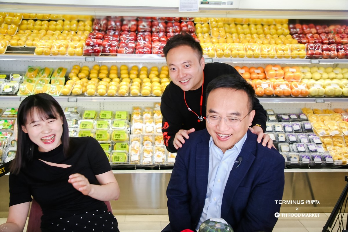 作为国内首个沉浸式直播体验生鲜超市,特斯联x t11直播生鲜超市实现了