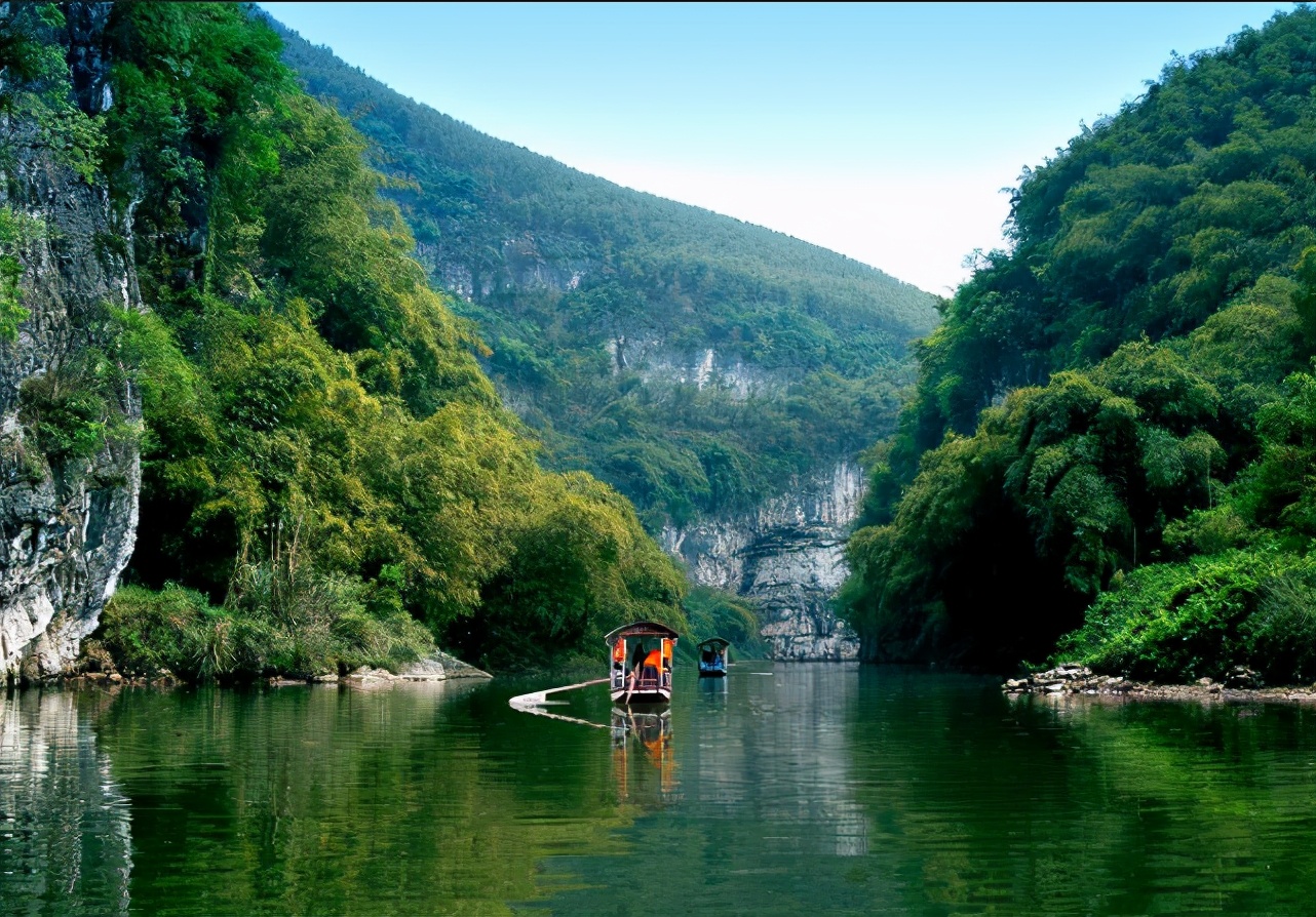 公里,到渝中区有65公里,其中统景峡猿更是被誉为是古巴渝的十二景之首