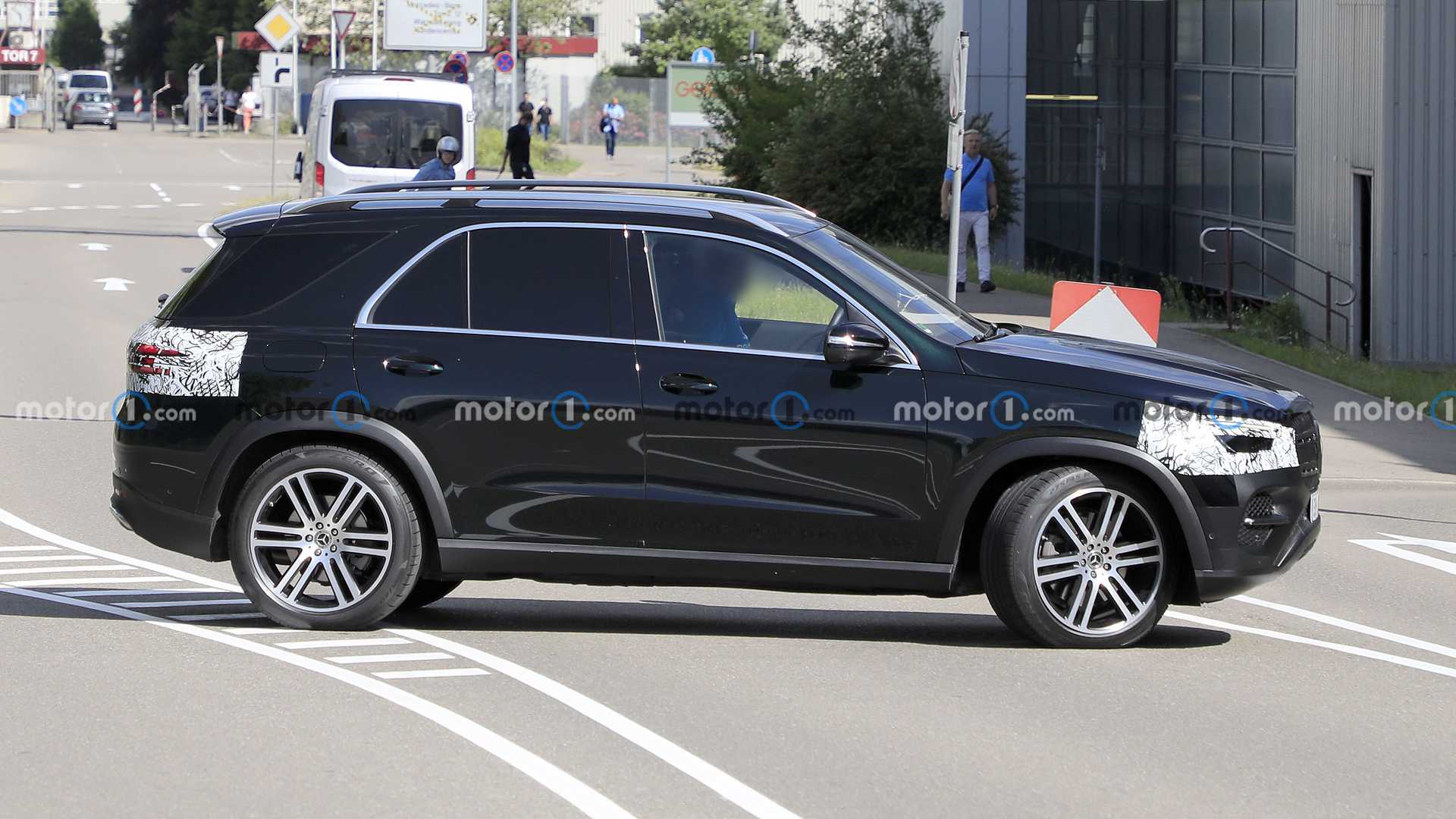 细节提升2022年亮相 奔驰新款gle谍照曝光