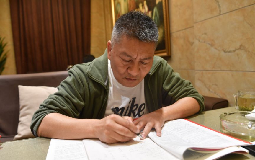 高考钉子户梁实：25次参加高考,今年再次进考场,最后考了多少分休闲区蓝鸢梦想 - Www.slyday.coM