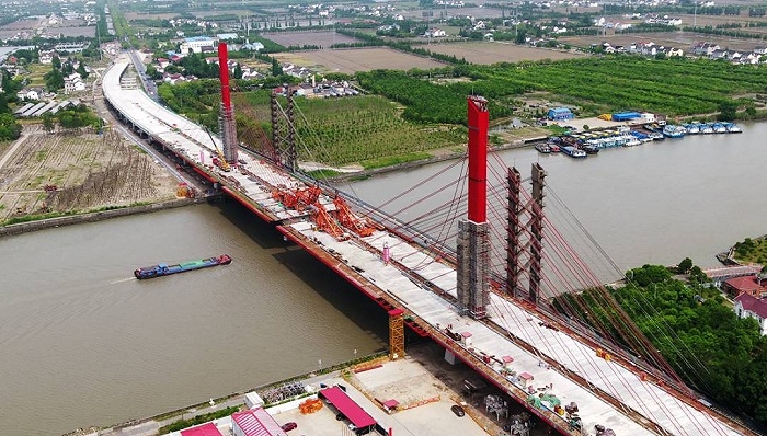 历时3年建设，上海"斜拉桥之母"泖港大桥新桥贯通|上海市_新浪科技_新浪网 - Vimarsana News