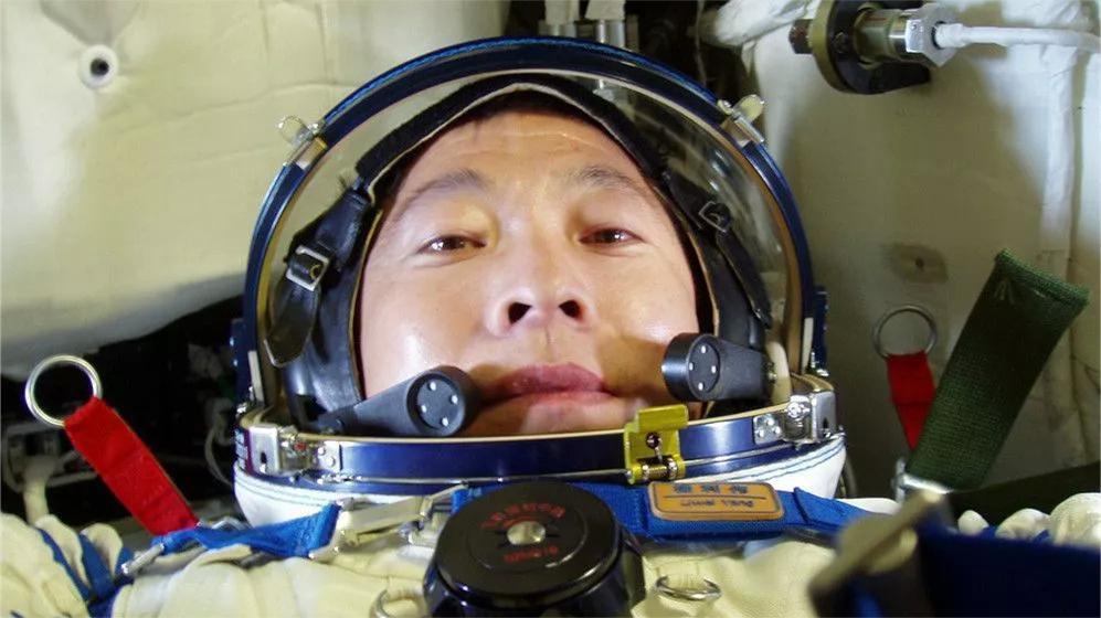 杨利伟:当年进模拟器机会不多 为训练买了台很贵的摄像机