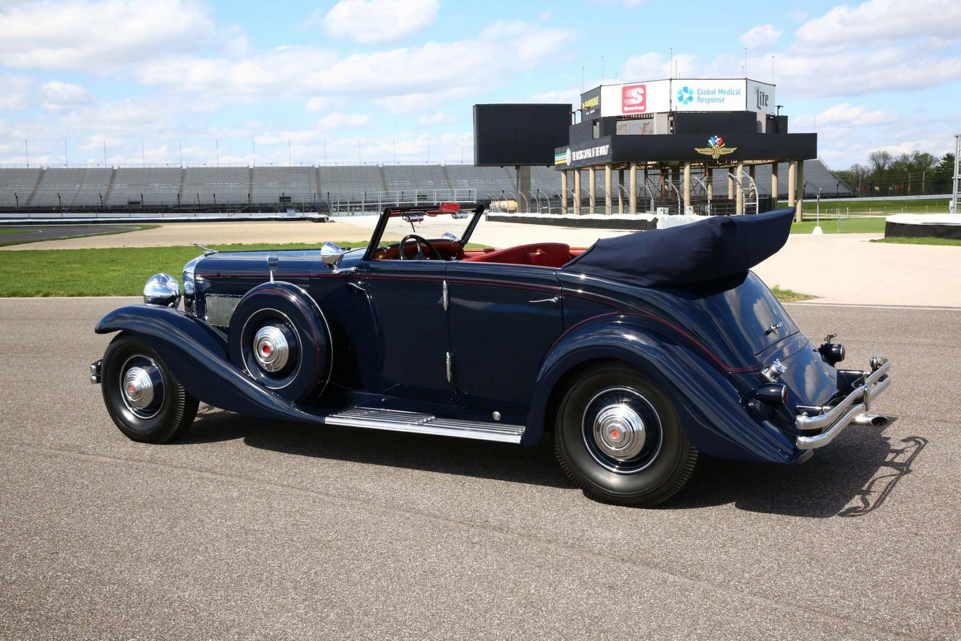 1万美元成交,1935年的杜森博格敞篷车成功拍卖-新浪汽车