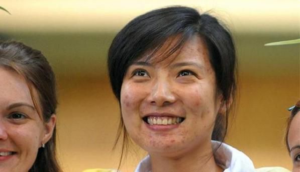 射击冠军杜丽满脸痘痘消失今蜕变成女神39岁风韵犹存