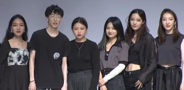 清华美院学生回应模特“眯眯眼”事件!有人在网上故意带节奏休闲区蓝鸢梦想 - Www.slyday.coM 清华美院学生回应模特“眯眯眼”事件!有人在网上故意带节奏休闲区蓝鸢梦想 - Www.slyday.coM