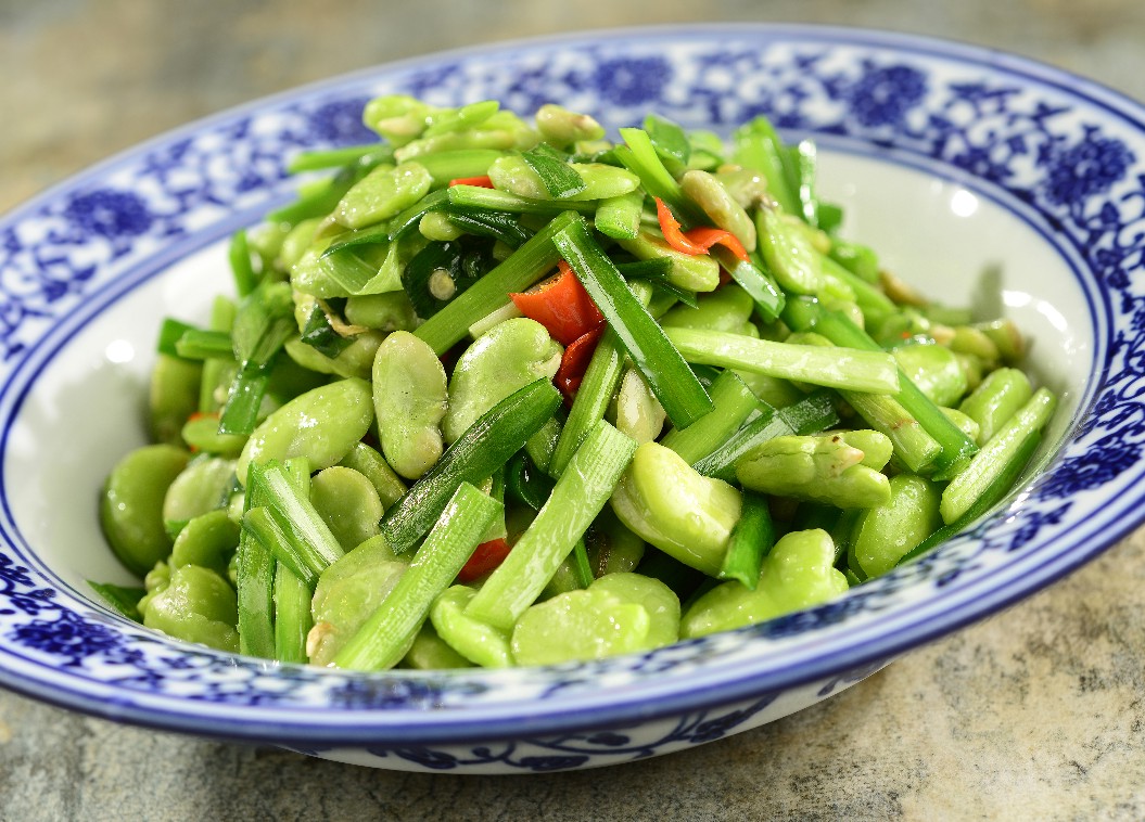 韭菜炒蚕豆