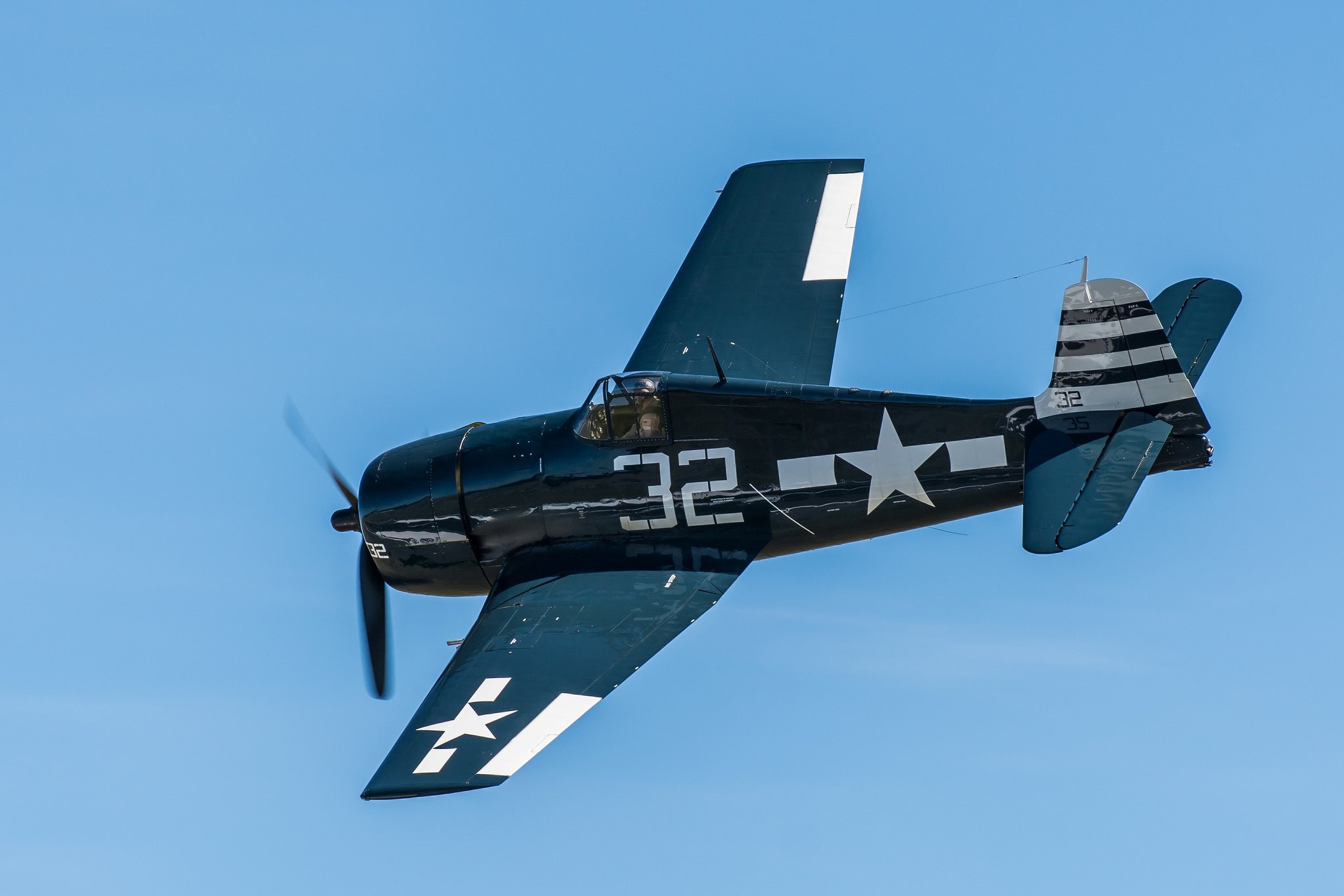 美舰载机驰骋二战共生产2500架成为零式战机克星