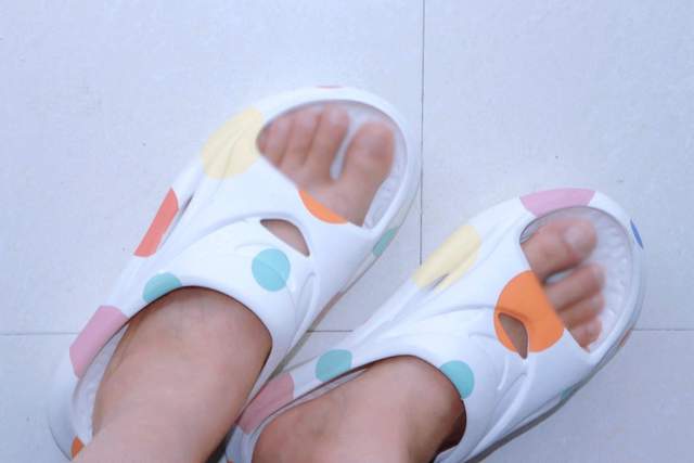 咕咚运动舒缓拖鞋体验评测不惧高温舒服一夏