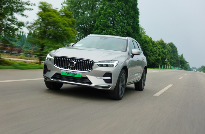 试驾新款沃尔沃xc60t855秒破百最安全的车也是性能猛兽