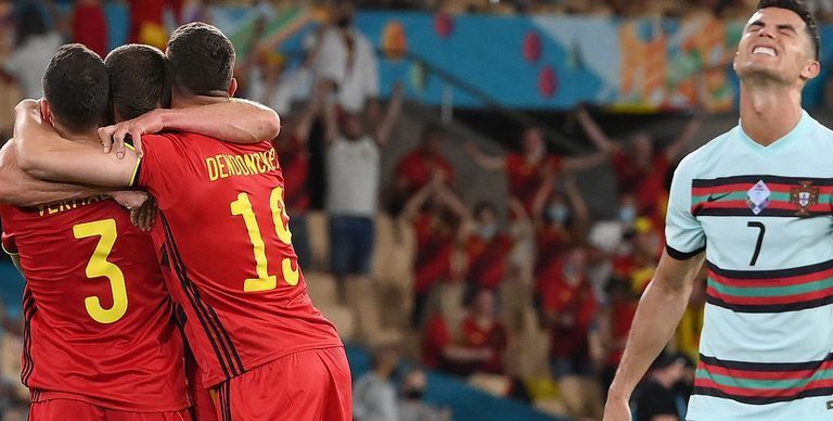 c罗两次摔袖标后又一脚踢飞,葡萄牙球迷激烈争论,梅西躺枪 - 小刀娱乐