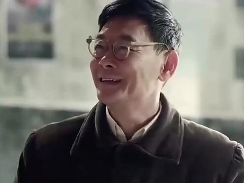 情满四合院傻柱揍厂长一顿事后还将他的10斤猪肉送人佩服