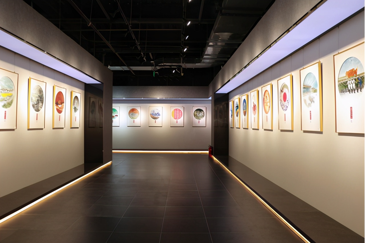 百件陶瓷作品展现百年辉煌历程