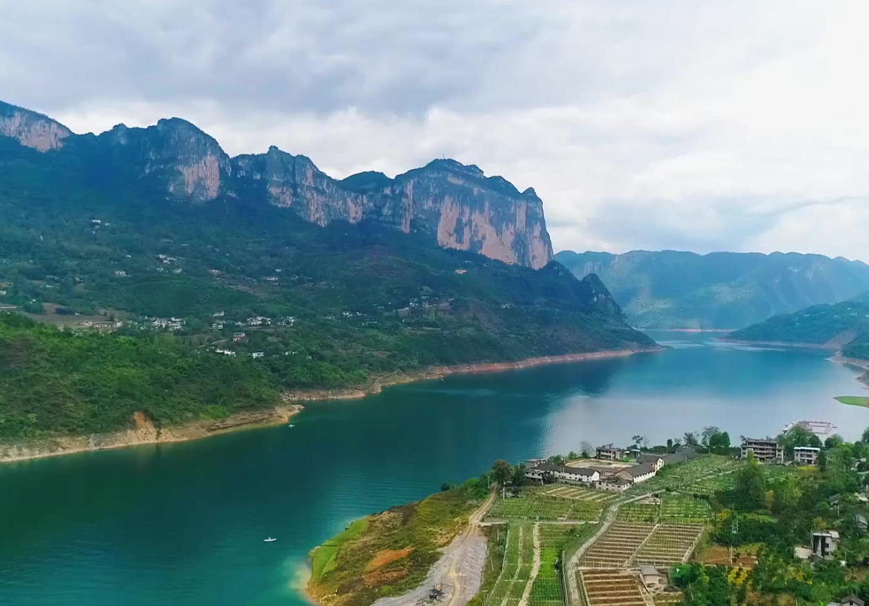 湖北小众的自驾胜地,地处建始县,被誉为湖北的香格里拉