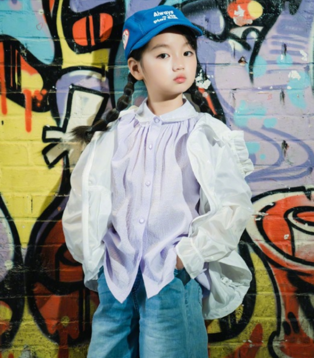 9岁阿拉蕾带妹出道成为陪衬黯然失色一脸成熟惹人心疼