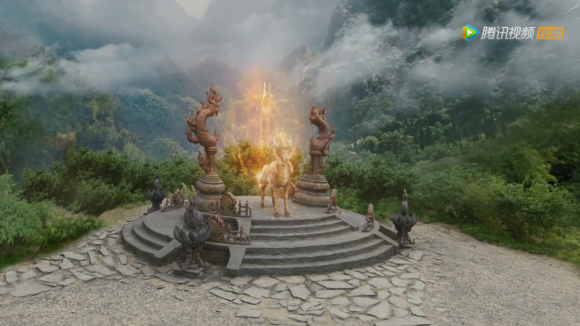 白玦真神神器太苍枪出世仙族派人去取没想到伴随着出世的还有白玦座下