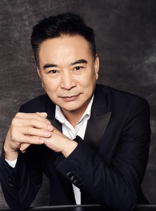 父亲专业户的岳跃利常演同龄人的父亲因女儿十几年未再婚