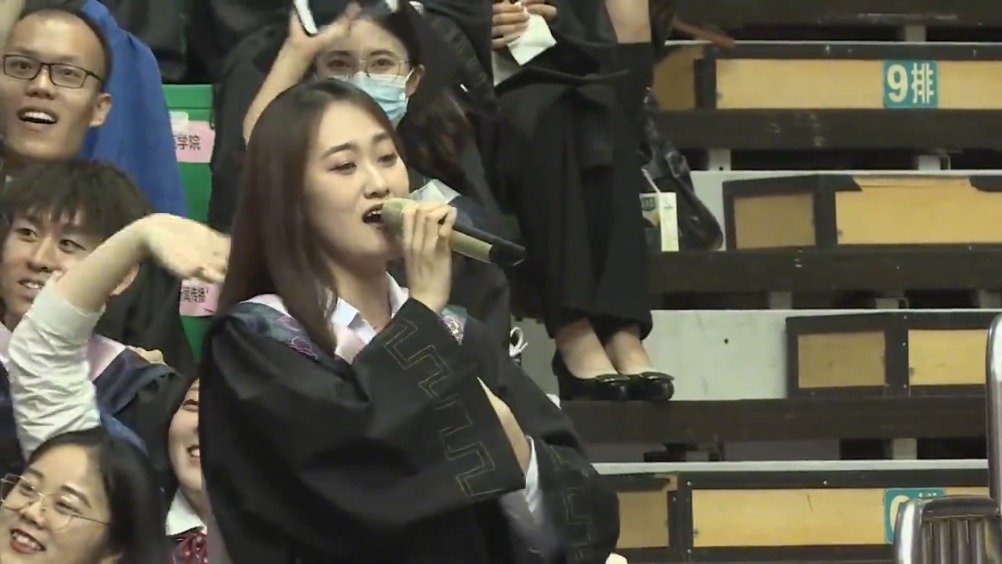 来自青岛大学毕业快闪