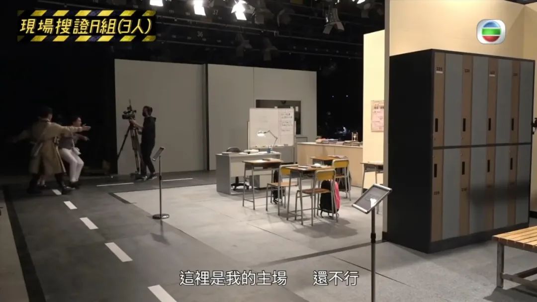 投票环节,这档节目更是开创了用肥皂写名字投票的方法,真的是既惨又