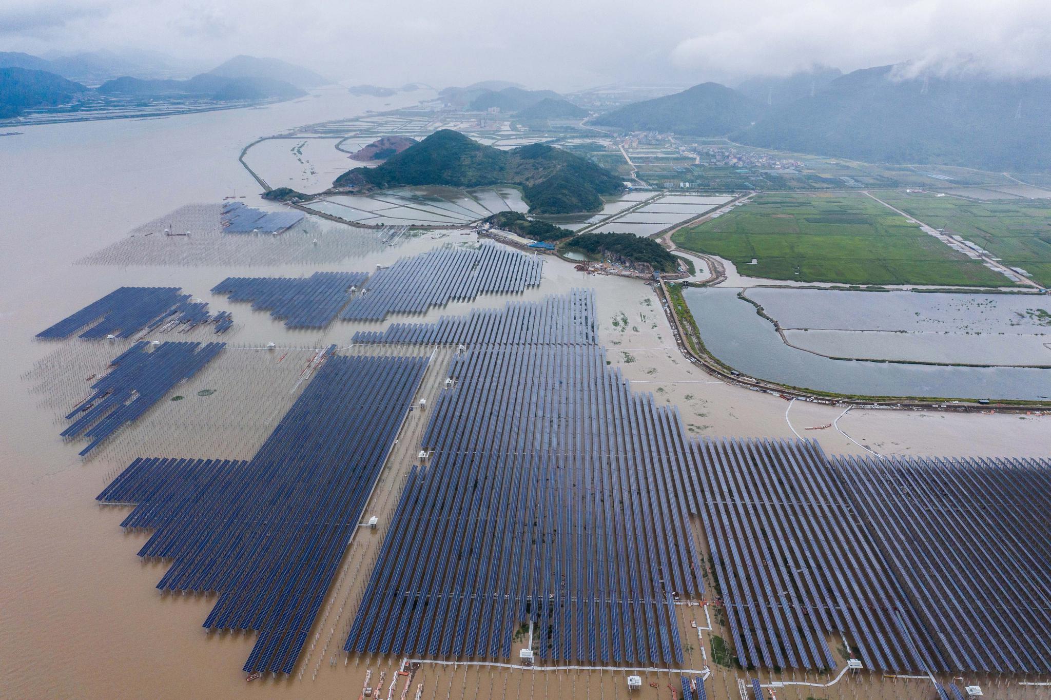 浙江象山滩涂渔光互补光伏项目并网发电